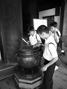 清水寺での学生たち